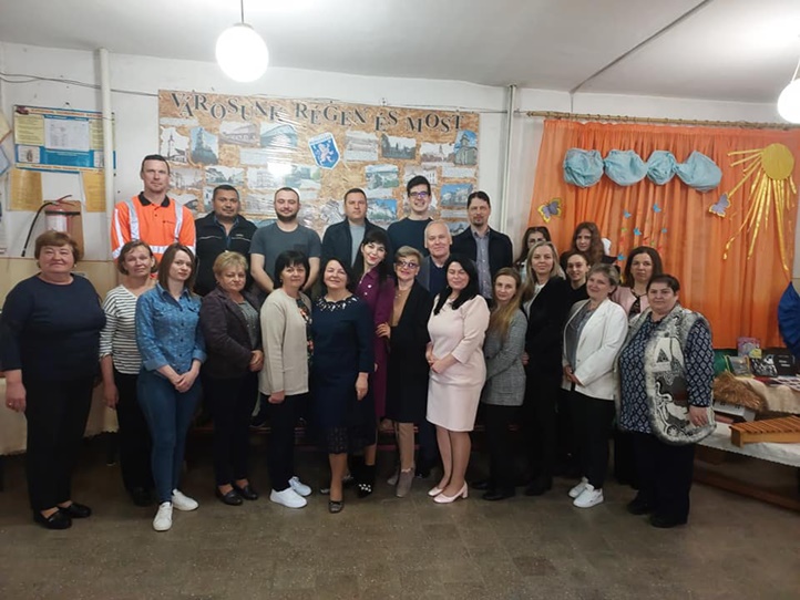 Szeminárium roma gyerekeket oktató pedagógusok számára – A sajátos nevelési igényű gyermekek inkluzív oktatása/nevelése – az elmélettől a gyakorlatig.