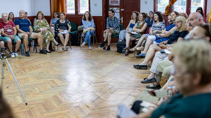 Továbbgondolt hagyomány új térben, új témákkal - Az Erdélyi Hagyományok Háza Szabadegyeteme Nyárádszentlászlón. Fotó: Erdélyi Hagyományok Háza