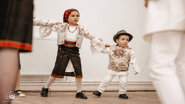 Jubileumi gyermeknap a Gyimesekben. Fotó: Erdélyi Hagyományok Háza