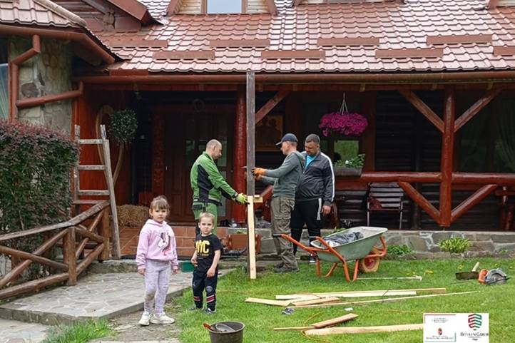 KMNE-önkéntesek a Vadvölgyben 