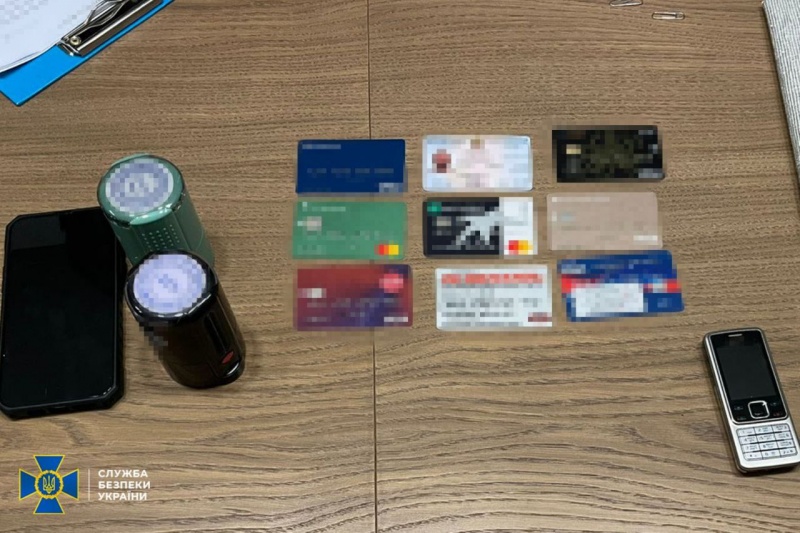 A Védelmi Minisztérium alkalmazottja 90 millió hrivnyát sikkasztott fegyverbeszerzésen, de az SZBU leleplezte