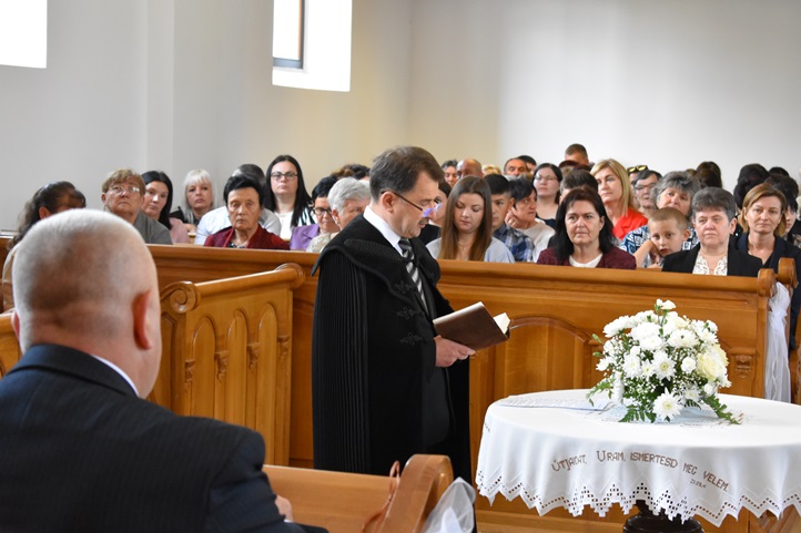 Ballagás a Péterfalvai Református Líceumban. Fotó: Péterfalvai Református Líceum