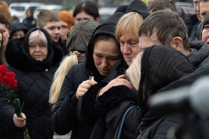 December 12-én Ungváron utolsó útjára kísérték a 38 éves Sztepan Balla alhadnagyot. Fotó: Ungvári Városi Tanács