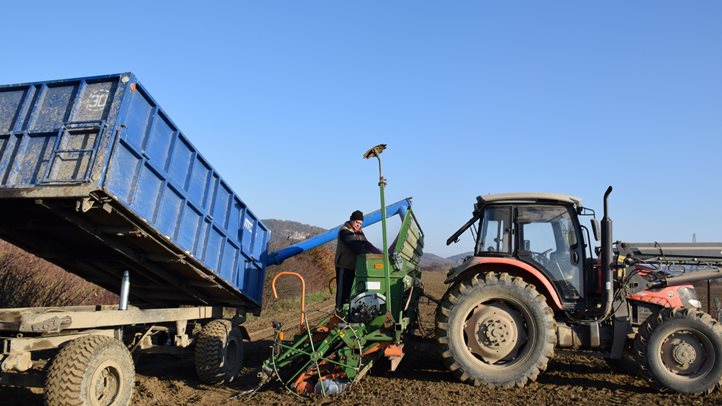 Megkezdődött a munka a földeken - A tavaszi rajt küszöbén. Fotó: Kárpátinfó/ Kovács Elemér