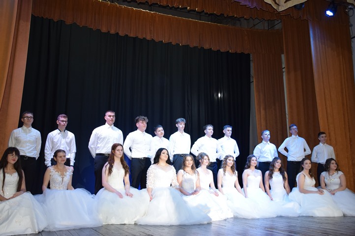 Szalagavató a Beregszászi Bethlen Gábor Magyar Líceumban, immár 26. alkalommal.  Fotó: Kárpátinfo/Kovács Elemér