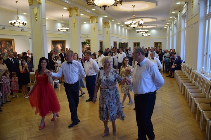 Éltető hagyomány – Szüreti bál a nagycsaládosoknál. Fotó: Kárpátinfo/Kovács Elemér