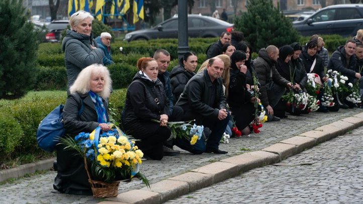 Ungváron utolsó útjára kísérték Szerhij Lazorik katonát. Fotó: Ungvári Városi Tanács