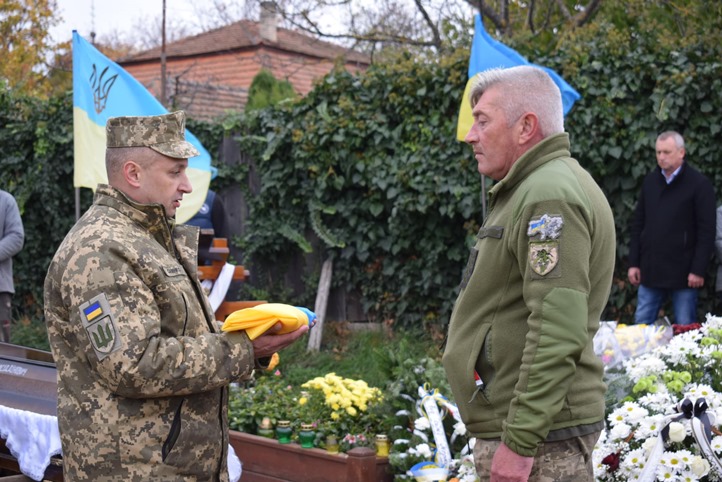 Beregszászban utolsó útjára kisérték Szamad Minyorov őrnagyot. Fotó: Facebook