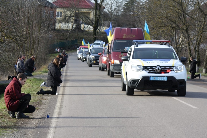Kárpátalján végső búcsút vettek Petro Zsenunti elesett katonától. Fotó: Bilki Községi Tanács