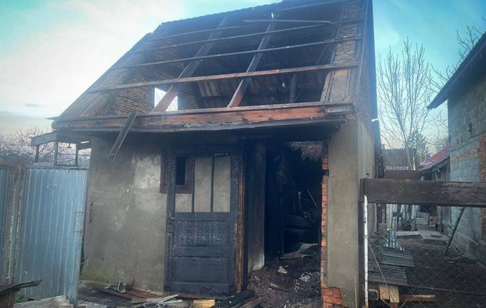 Tragédia Bustyaházán: halálos áldozata van a tűznek. Fotó: DSZNSZ