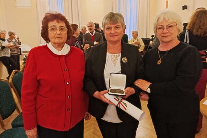 Újabb elismerés a Kárpátinfo felelős szerkesztőjének - Eötvös József Sajtódíjban részesült Kovácsné Marton Erzsébet. Fotó: Kárpátinfo/Kovács Elemér