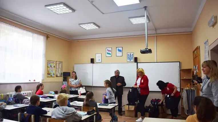 Ajándék a Katolikus Karitásztól - Táskába zárt szeretet