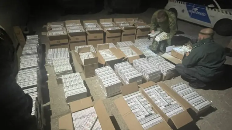 Csaknem hatvanmillió forint értékű, magyar adó- és zárjegy nélküli cigarettát találtak a Csengeri Határrendészeti Kirendeltség munkatársai Porcsalmán.