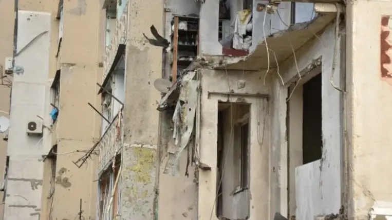 Az orosz hadsereg továbbra is támadja a lakóépületeket. Illusztráció