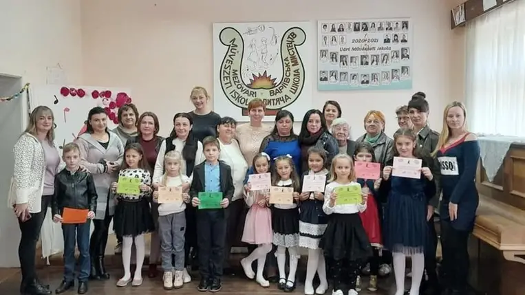 Elsősök koncertje Mezőváriban