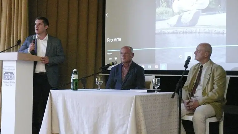 Könyvbemutató a Munkácsy Mihály Magyar Házban. Fotó: Kovács Erzsébet