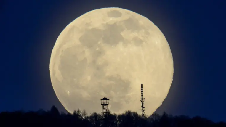 A Merkúrban gyönyörködve kávézhatunk az októberi reggeleken