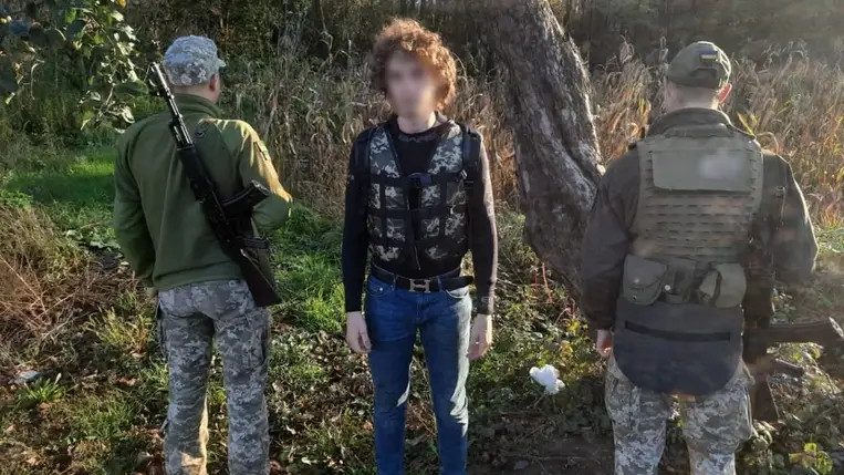 A kárpátaljai határőrök a román határtól 30 méterre tartóztatták fel a katonaság elől bujkáló fiatalembert.