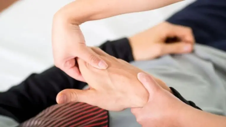 Kézremegés: mennyire súlyos?