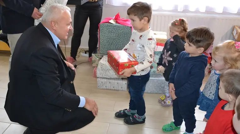 Anyaországi óvodák karácsonyi ajándékai Kárpátaljára