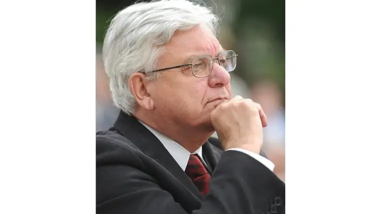 Hetvenhét éves korában elhunyt Duray Miklós felvidéki magyar politikus, közíró, egyetemi tanár. A felvétel 2012. június 2-án Budapesten készült a nemzeti összetartozás napja alkalmából rendezett ünnepségen a nagytétényi országzászlónál. MTI/Czimbal Gyula