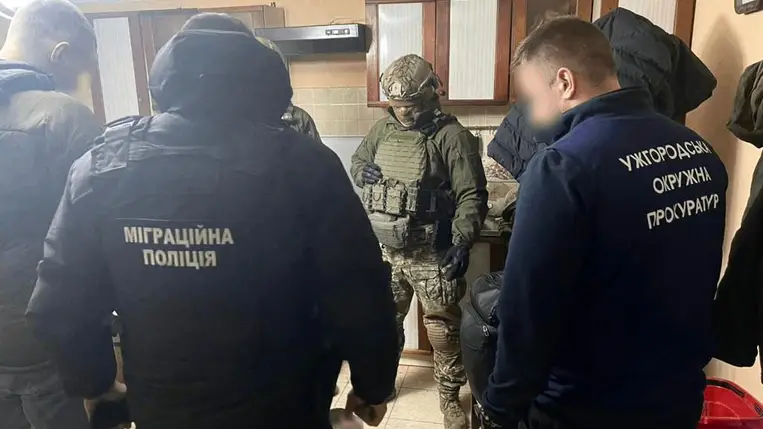 Embercsempészeket vettek őrizetbe Kárpátalján