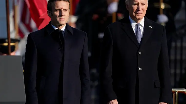 Amerikai-francia csúcs: Oroszországot felelősségre fogják vonni a háborúban elkövetett bűnökért