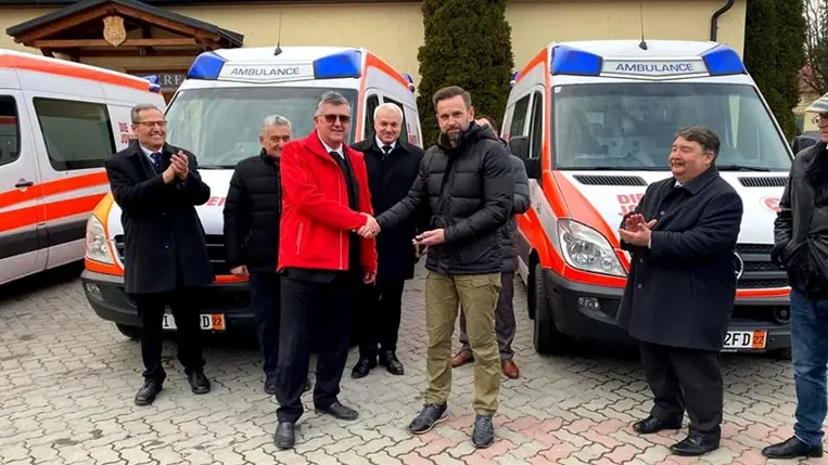 Mentőautók a johannitáktól