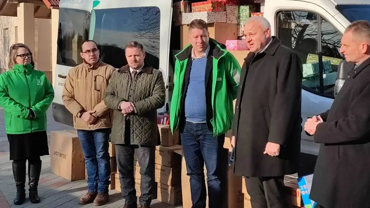 Lámpák, gyertyák, szeretetcsomagok az MRSZ-től