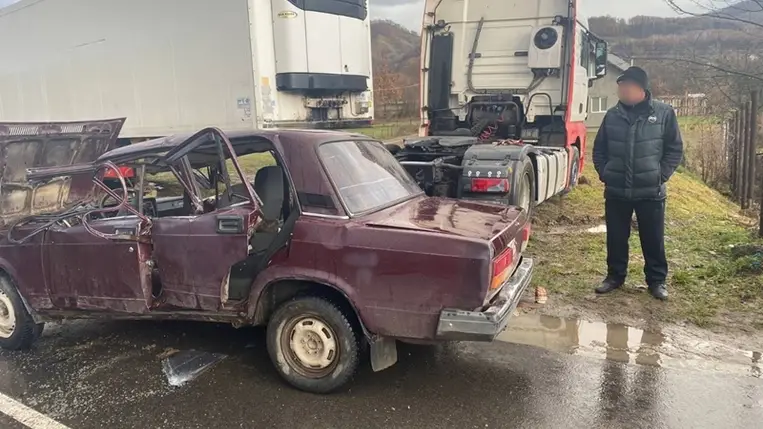 Kárpátalján közúti balesetben egy ember meghalt, hárman megsérültek