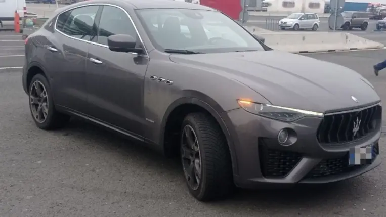 Körözött 45 milliós luxusautót foglaltak le Magyarországon