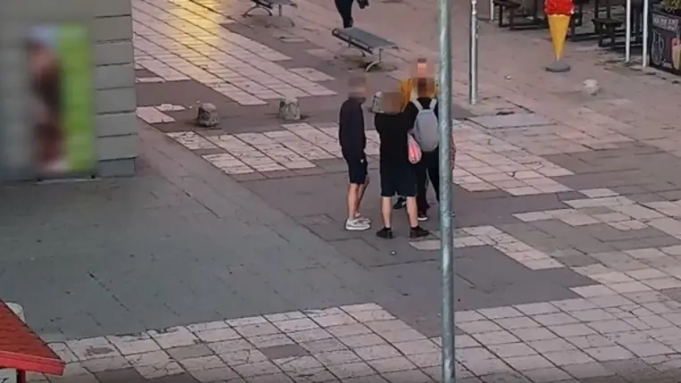 Sörösüveggel támadtak egy ukrán férfira Budapesten