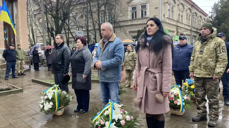 Ukrajna egységének napját méltatták Beregszászban Tarasz Sevcsenko ukrán költő szobránál, valamint megemlékeztek Kárpátalja Ukrajna részeként való megalakulásának 77. évfordulójáról is. 