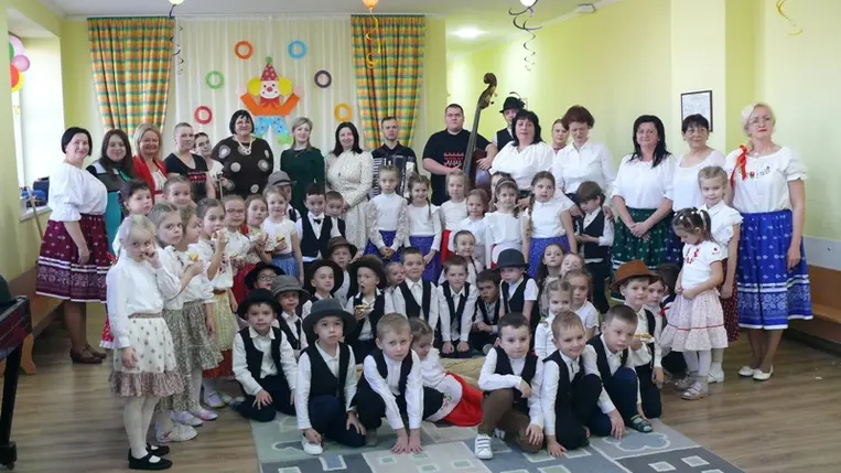 Farsangolás a P. Frangepán Katalin Gimnázium beregszászi bázisóvodájában. (Fotó: Kárpátinfo/Kovács Erzsébet)