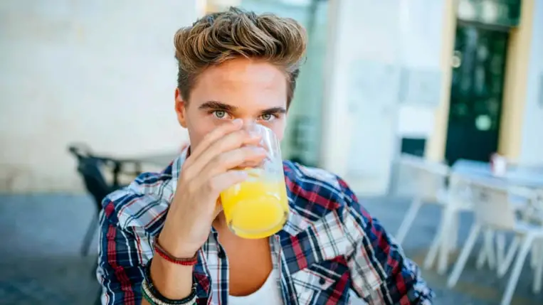 Meglepő bajt okozhatnak a cukros üdítők