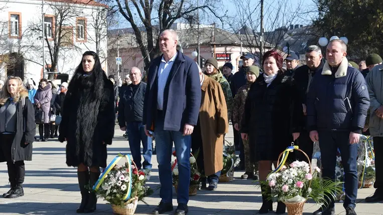 Beregszászban megemlékezésre került sor a Hősök terén a más országok területén lezajlott harci cselekmények résztvevőinek tiszteletére. 