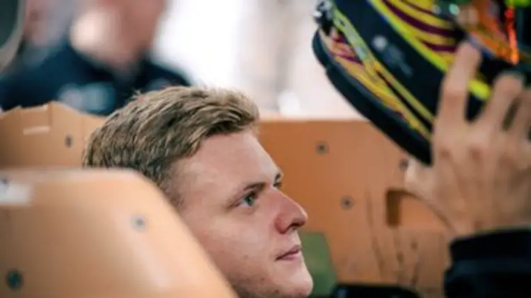 Itt bukkant fel Schumacher, le is fotózták 