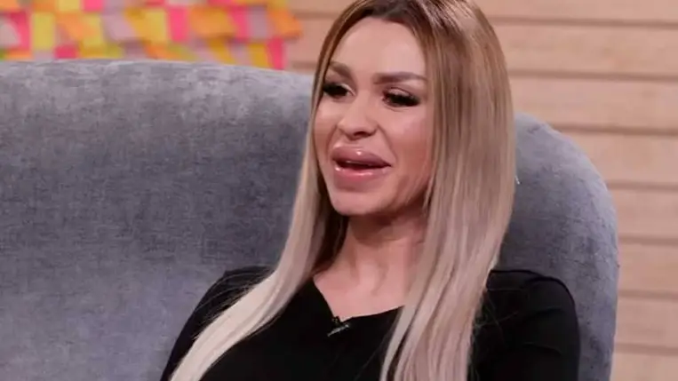 VV Szandikát 2010-ben ismerte meg az ország:a sok plasztika után így néz ki