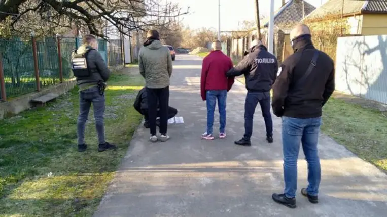 Kárpátalján a rendfenntartók őrizetbe vettek két 31 és 23 éves tiszaújlaki lakost. Fotó: Kárpátalja Rendőrsége