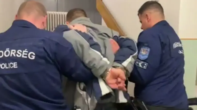 Máriapócs külterületén elhelyezett feszületeket gyújtott meg a gyanúsított. Fotó: police.hu
