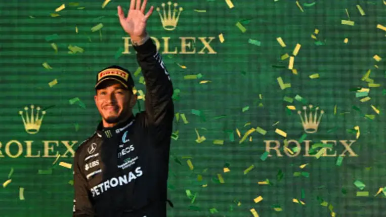 Hamilton nem bír magával, már a világűrbe vágyik