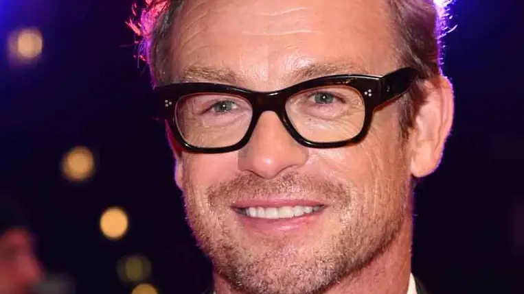 Ő volt A mentalista macsó színésze: Simon Baker 53 évesen így néz ki