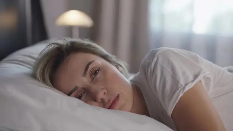 8 tünet, amely vashiányra utal