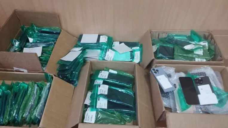 A csempészett iPhone-ok értéke meghaladta az egymillió hrivnyát. Fotó: Kárpátaljai Vámhivatal