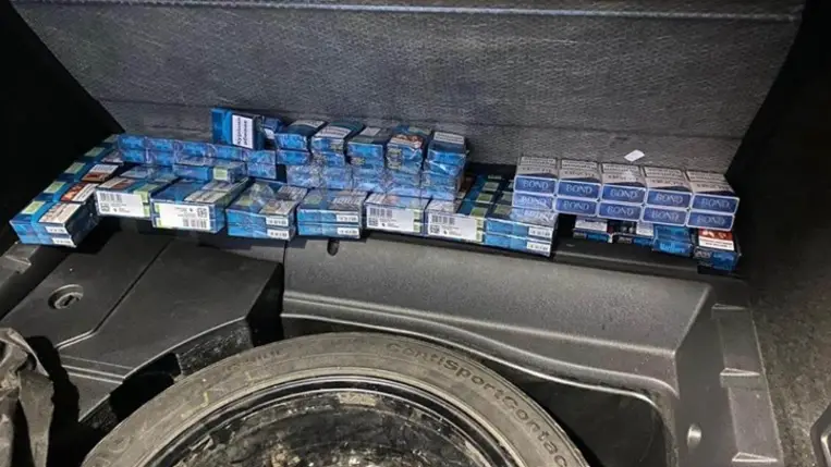 Kárpátalján csempészcigaretta miatt autóját is levesztette egy férfi. Fotó: Ukrán Állami Határszolgálat