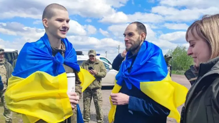 Az orosz fél három orosz pilóta ellenében 45 ukrán katonát engedett szabadon, 42 férfit és 3 nőt. Fotó: t.me/ermaka