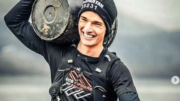 Rékasi Károly és Détár Enikő fia kidobóként is dolgozik