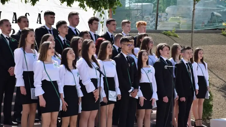 Ballagási ünnepség a Beregszászi Bethlen Gábor Líceumban. Fotó: Kovács Elemér