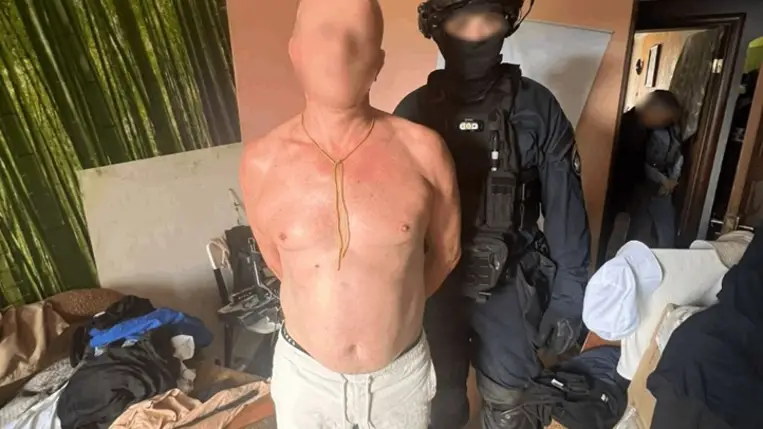 A kárpátaljai rendőrség leleplezett egy beregszászi drogdílert, akit ideiglenes fogdába helyeztek. Fotó: Kárpátaljai Rendőrség