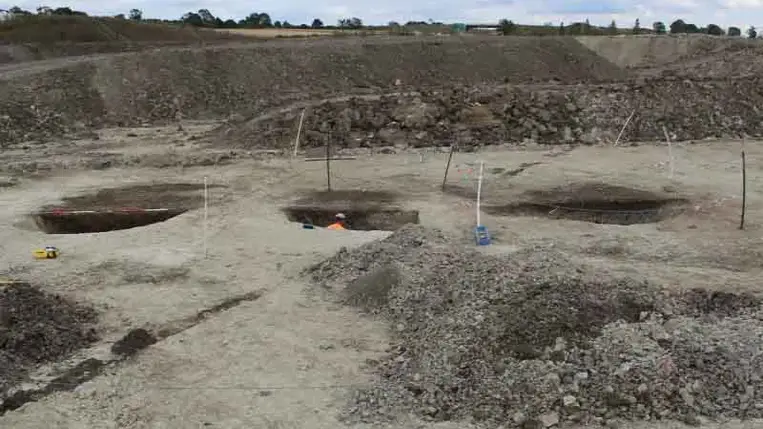 Rejtélyes gödrök árulkodnak a vadászó-gyűjtögető közösségek életéről